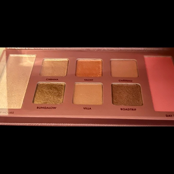 Wander Beauty Getaway Palette - Picture 4 of 4
